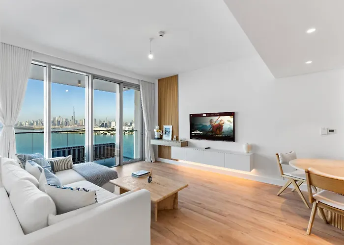 The Grand Creek Harbour Luxury Stay Wskyline View